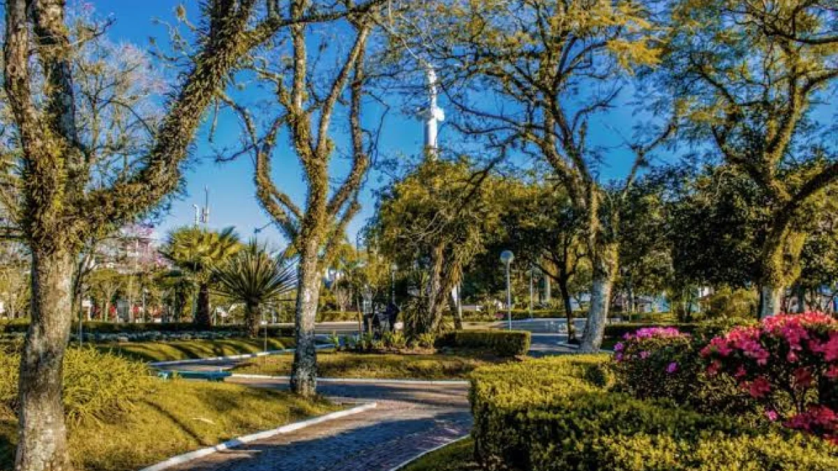 Prefeitura anuncia reforma da Praça Central de Santiago